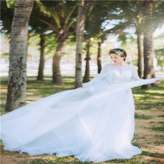 与沙滩海水组成一幅美妙的画面
