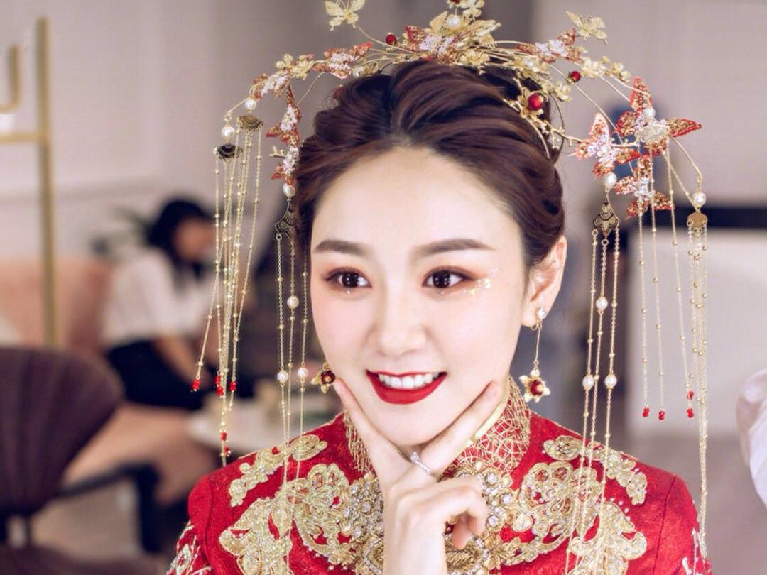 首席化妆师全程跟妆 送妈妈妆