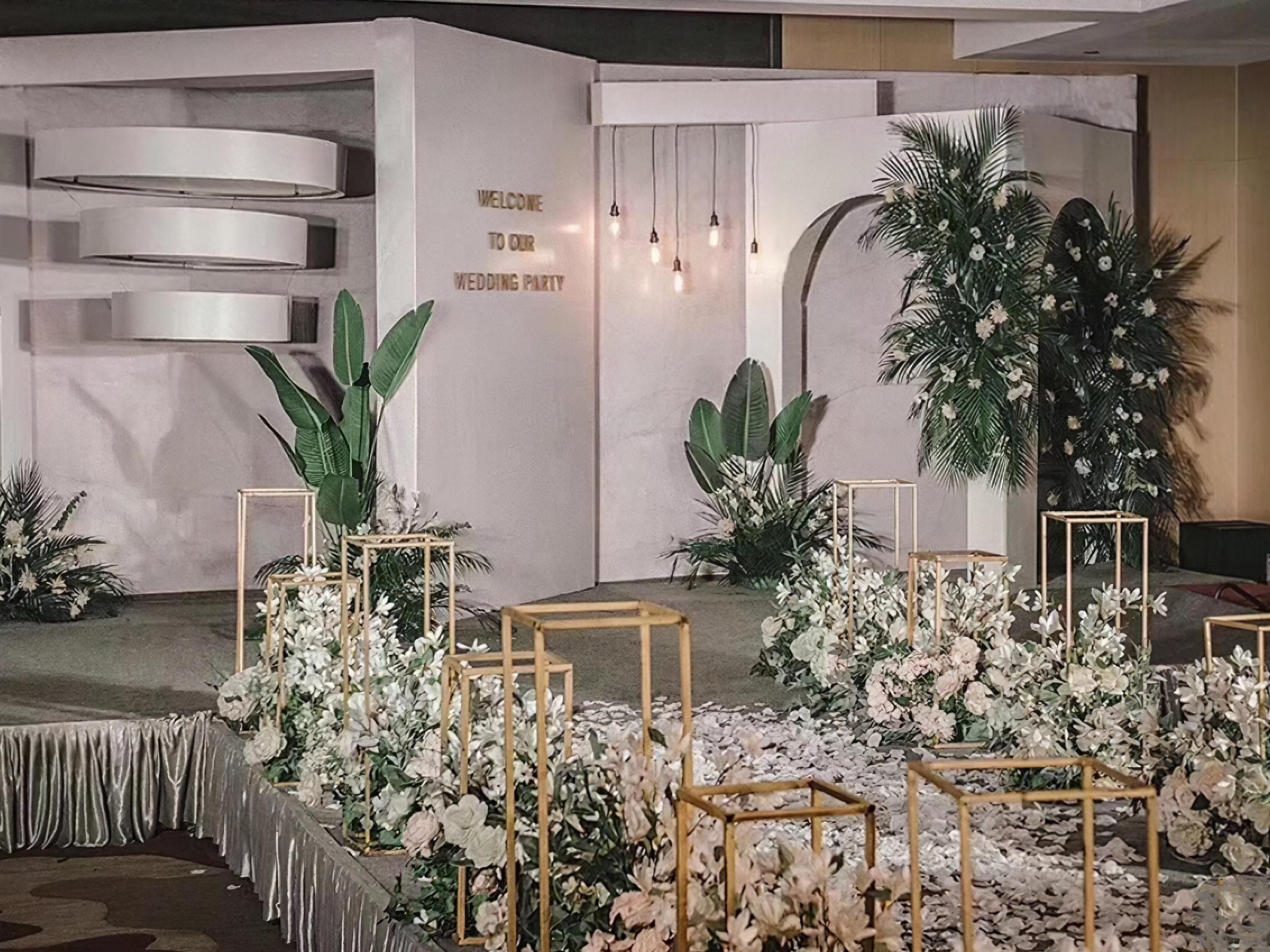 【简洁白绿色】人气性价比设计感婚礼