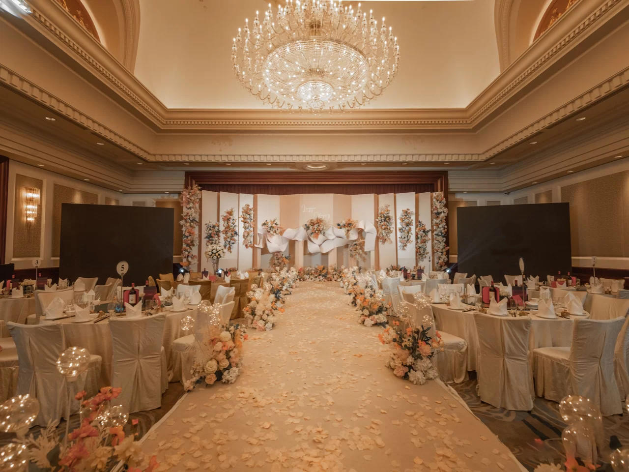 2020新款香槟色婚礼套餐迎宾区舞台区T台区全套