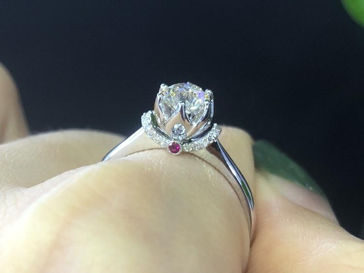 主石50分+买贵赔付+支持复检+私人订制化服务