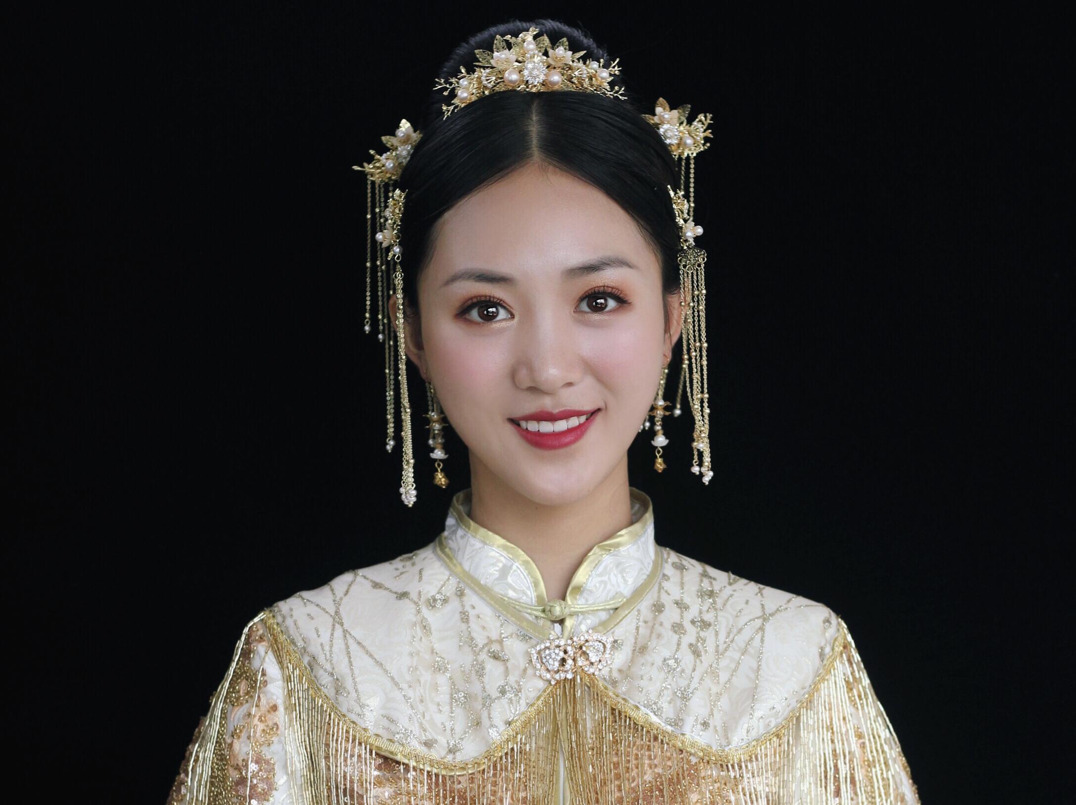 【超高人气】超值婚纱套系婚纱+秀禾+礼服+伴娘服