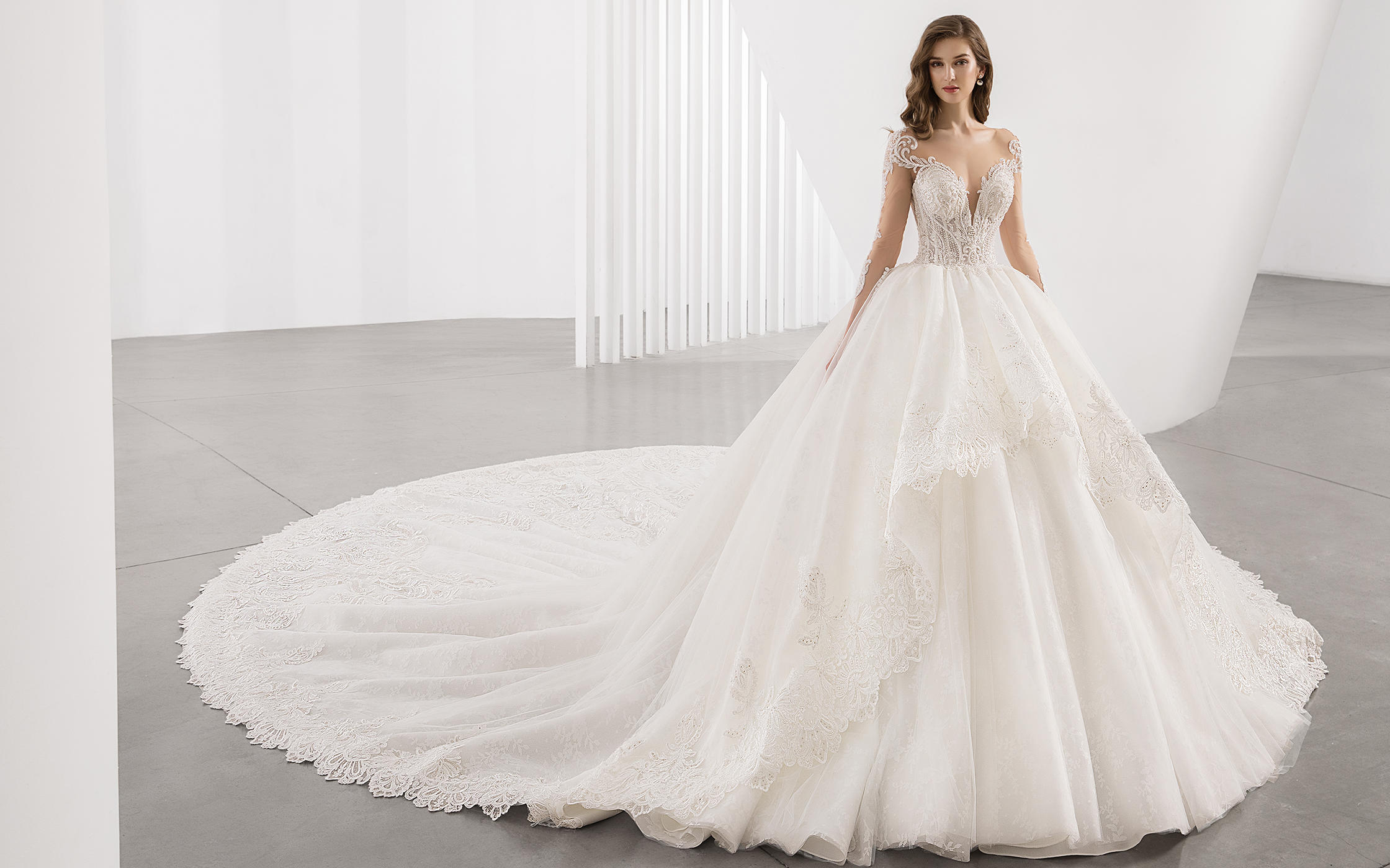 深V 露背 蕾丝 大拖尾