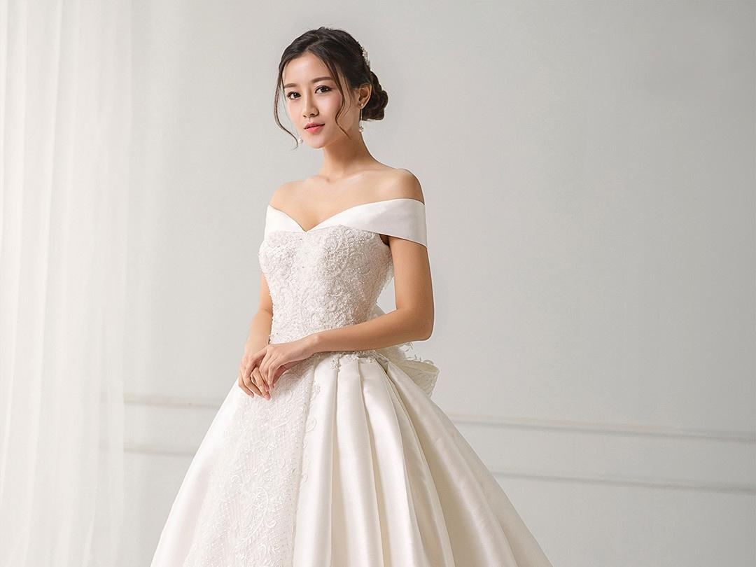 【人气推荐】梦幻拖尾+精品礼服 名品高端轻奢