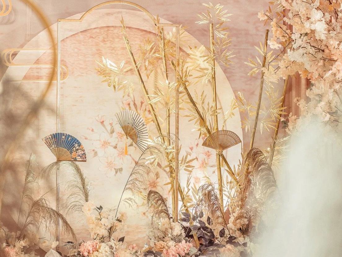 室内香槟色小预算新中式婚礼