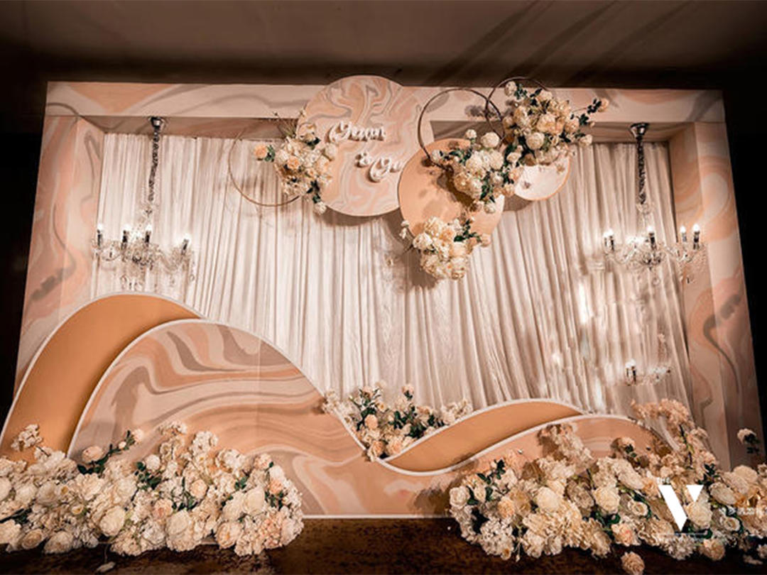 【维罗纳婚礼】香槟金色系 花艺吊顶超炫