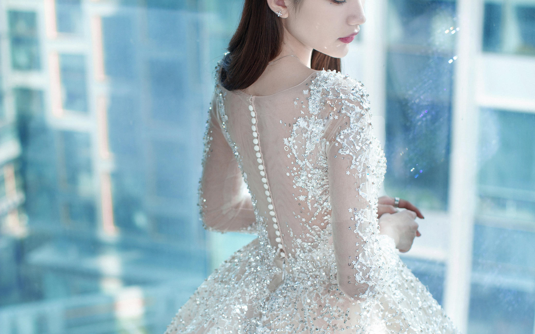 【Flipped婚纱】美背大牌拖尾主纱