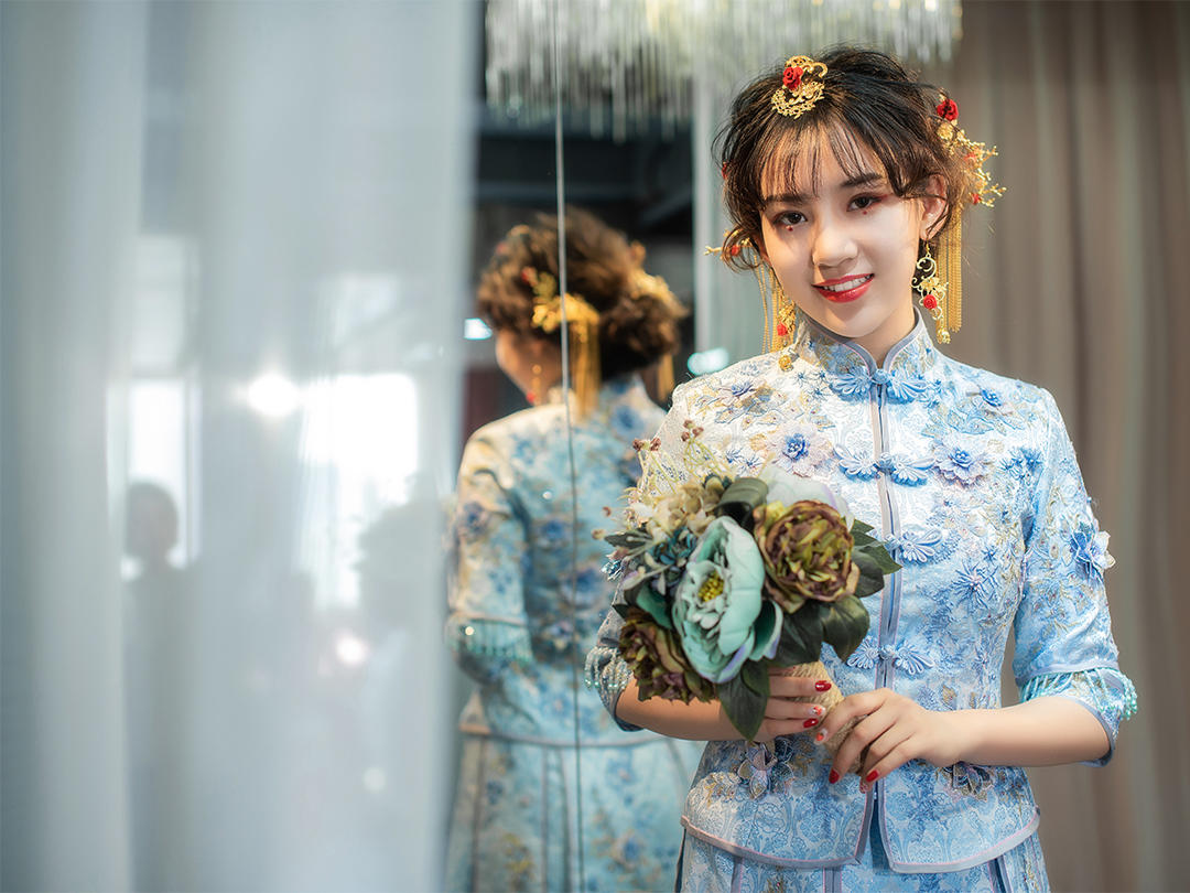 【豆苗原创设计】五彩斑斓的爱款婚纱礼服