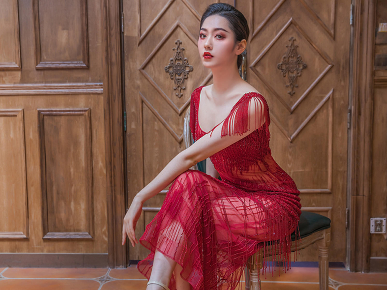 〖衣生衣世婚纱会馆〗精品婚纱三件套