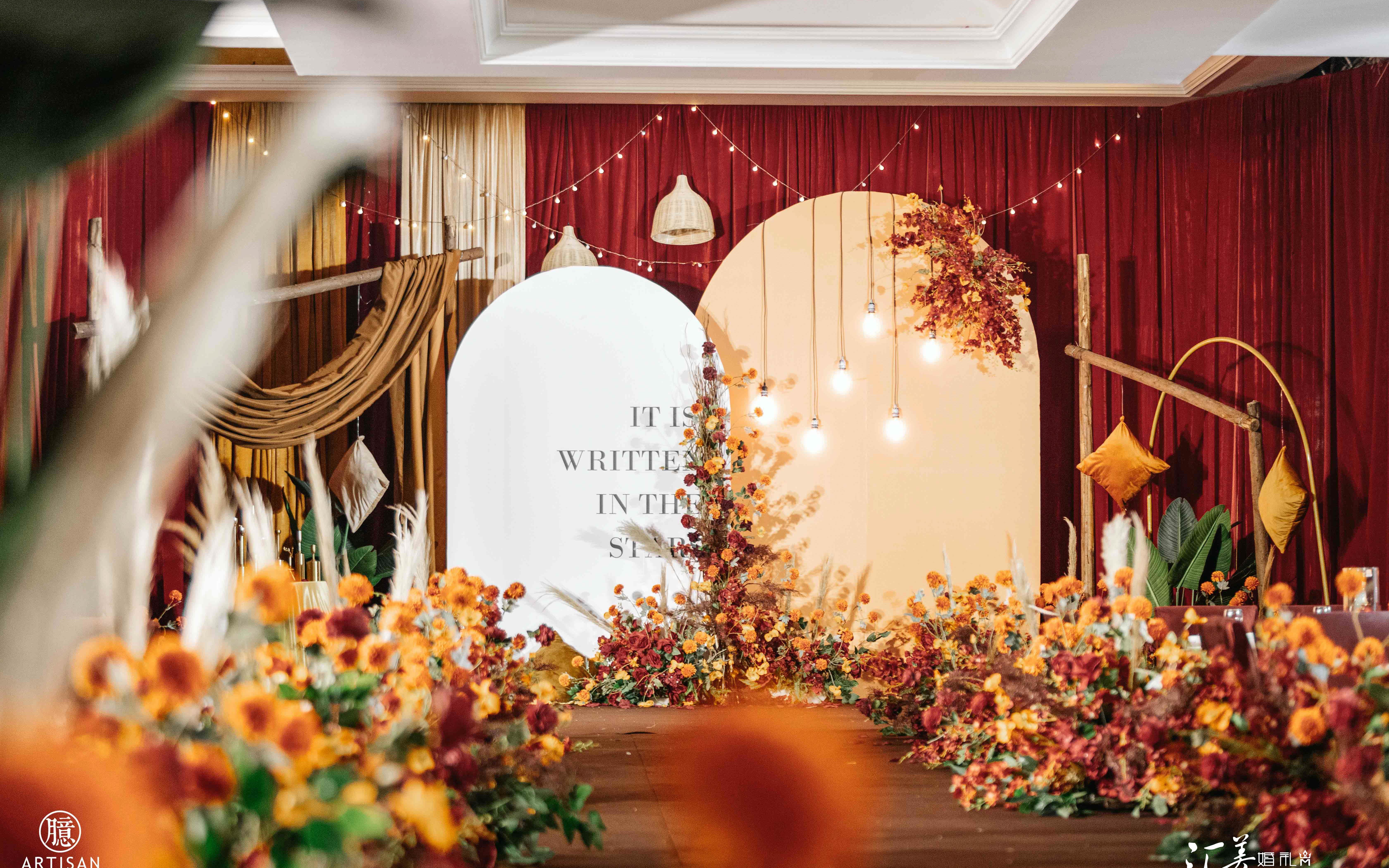 【汇美婚礼】复古美式红橙色婚礼室内户外都OK