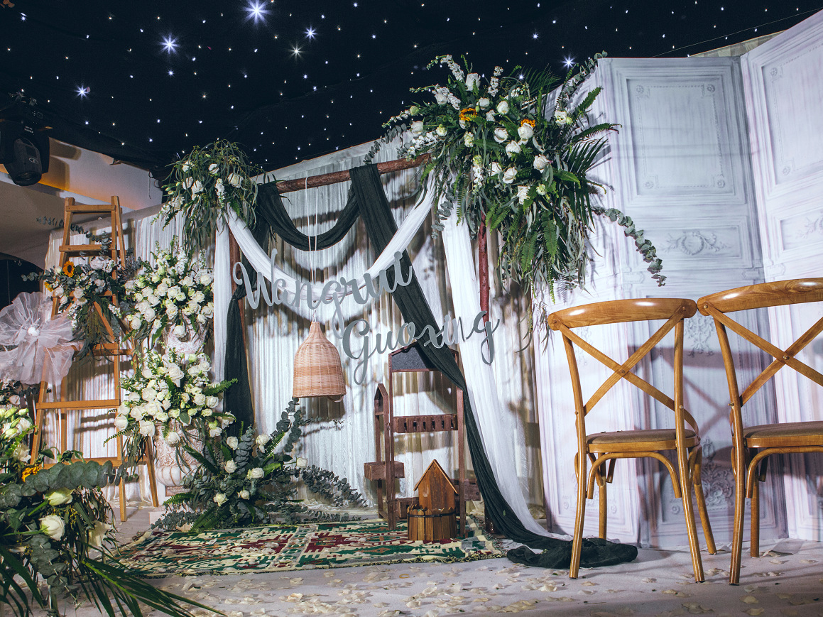    白绿色小清新超值套餐