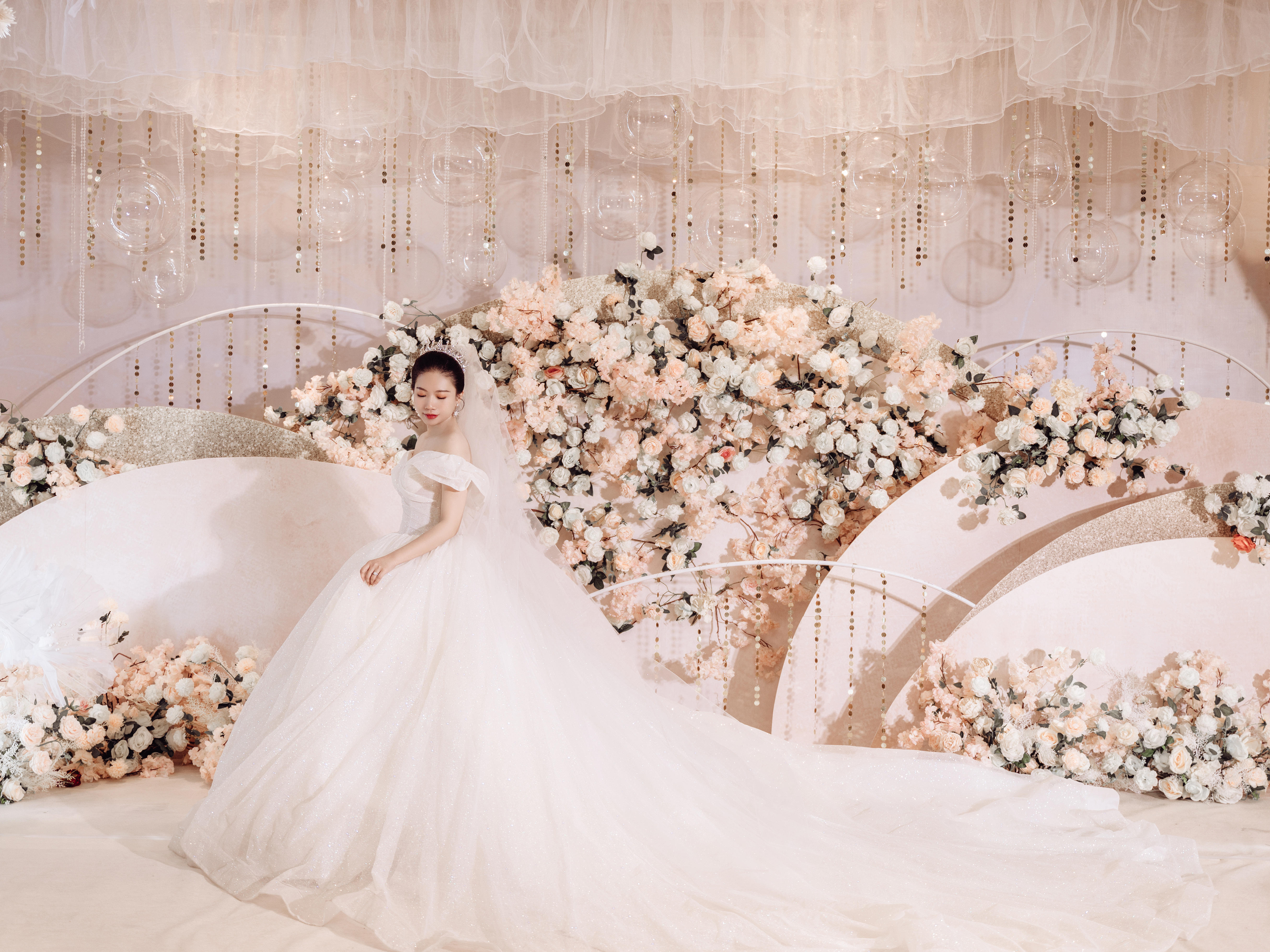 简约大气香槟色系定制婚礼 