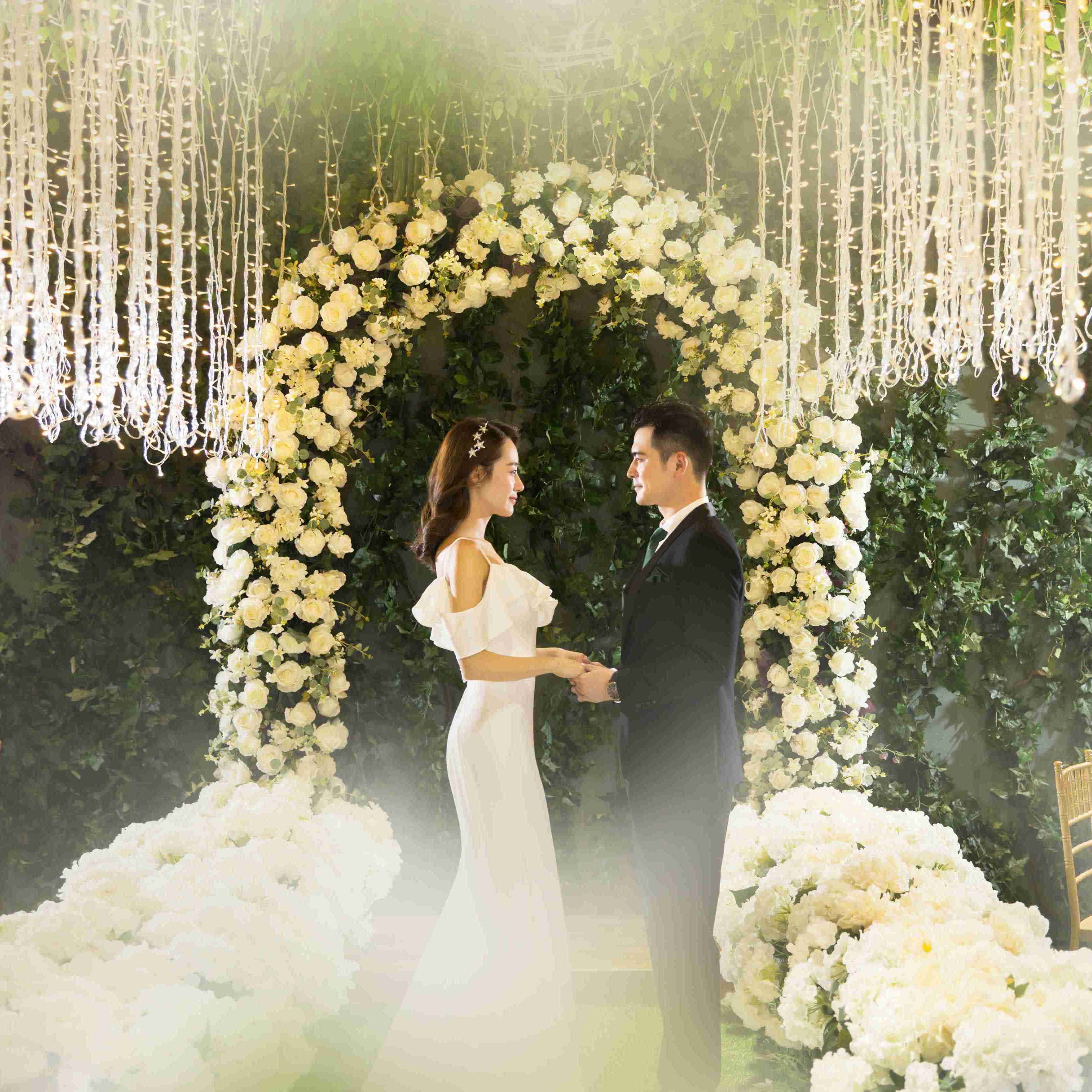 省心特惠+送婚禮布置+婚禮跟妝/優(yōu)選婚紗照套餐
