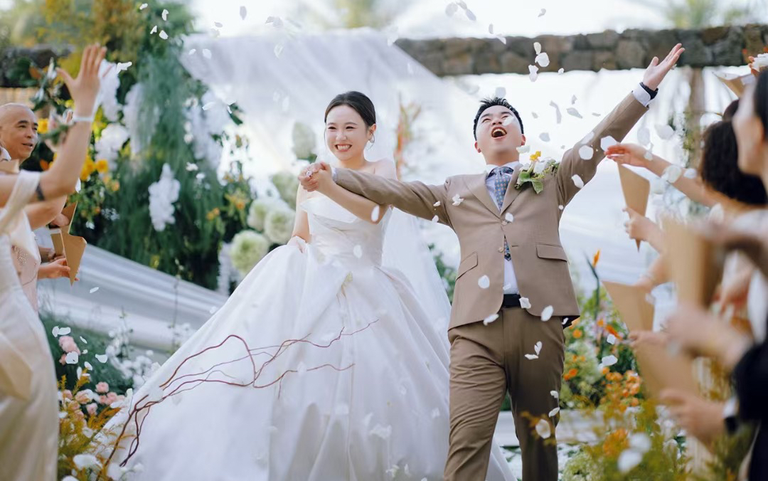 【凡?；槎Y】小眾草坪婚禮
