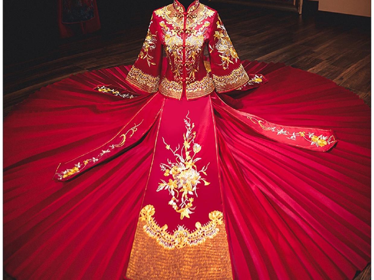 亚东婚纱 2019中式嫁衣+敬酒服+西装三件套