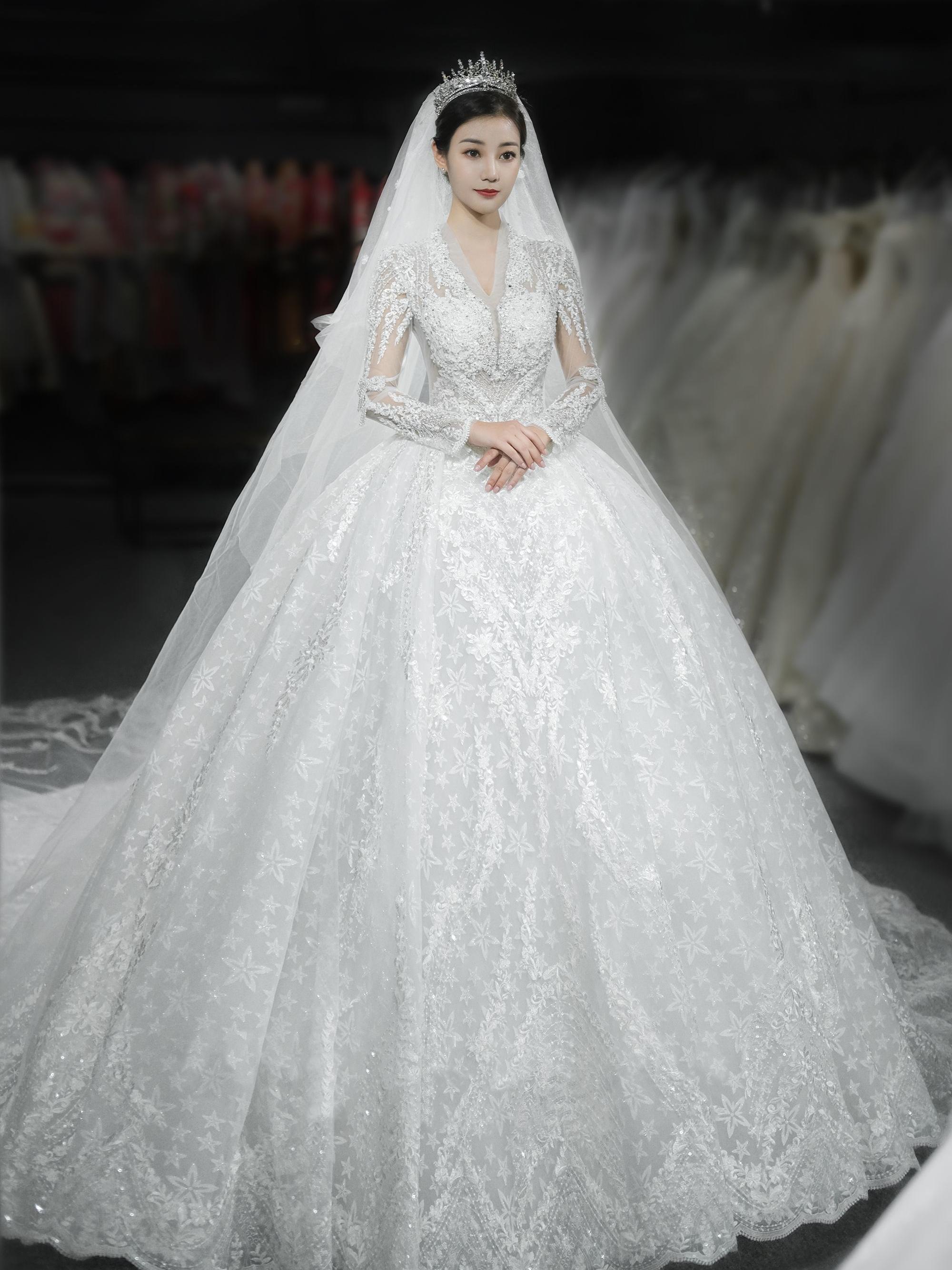 【F·R造型】轻奢12件套租赁+首席档新娘跟妆