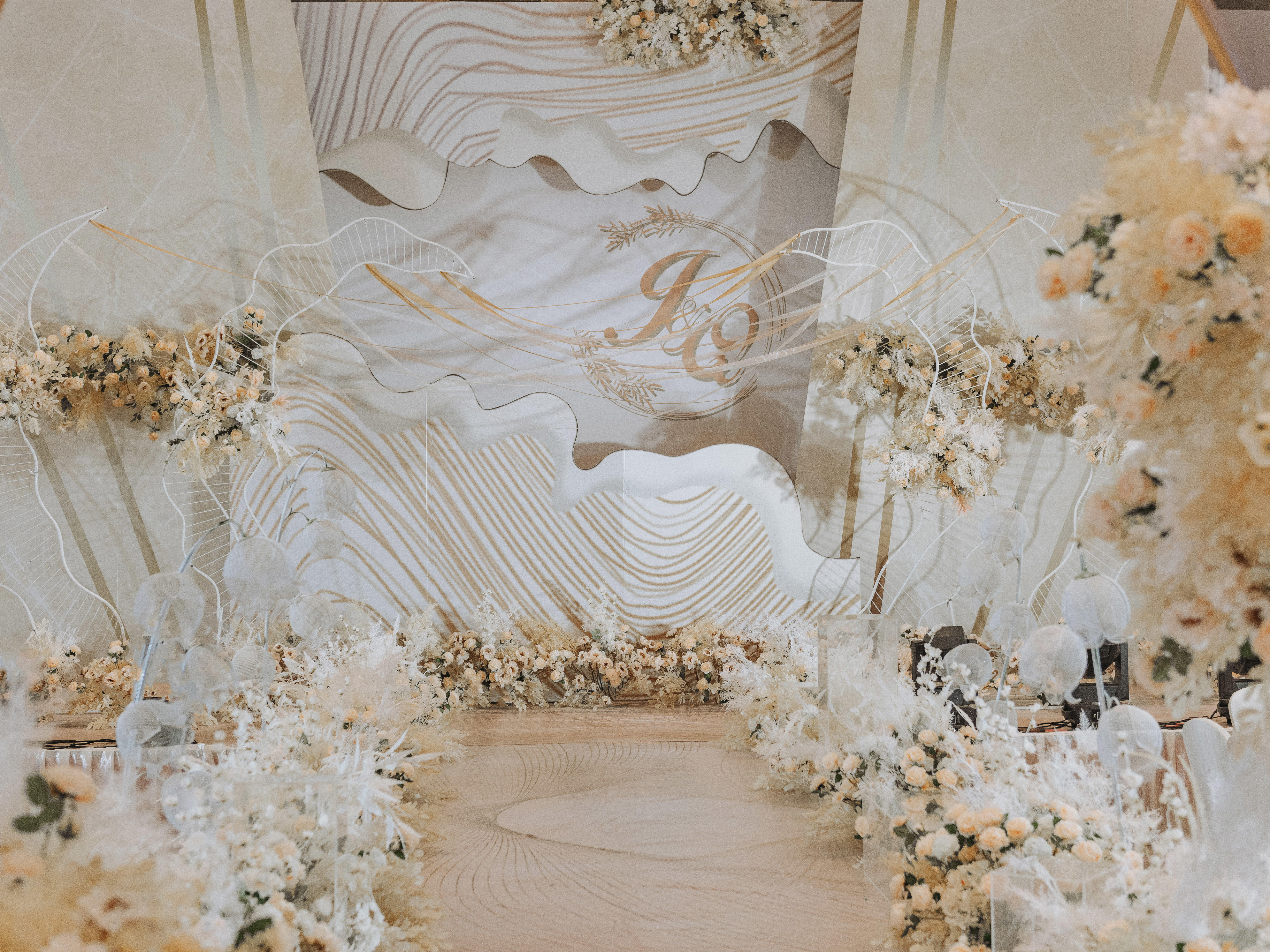 视觉上冲击/红黑水晶婚礼