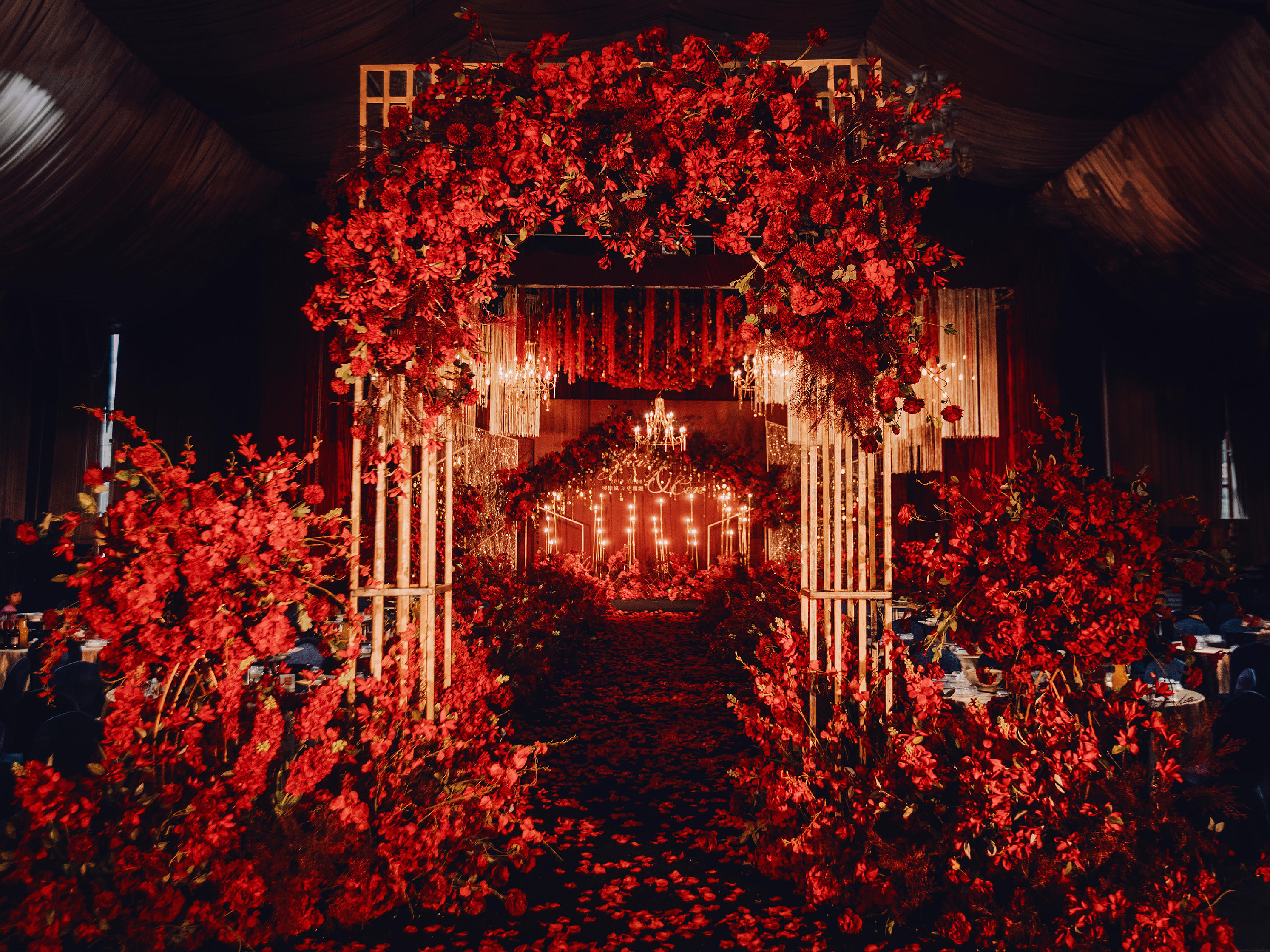 红色欧式宫廷风复古奢华大气婚礼