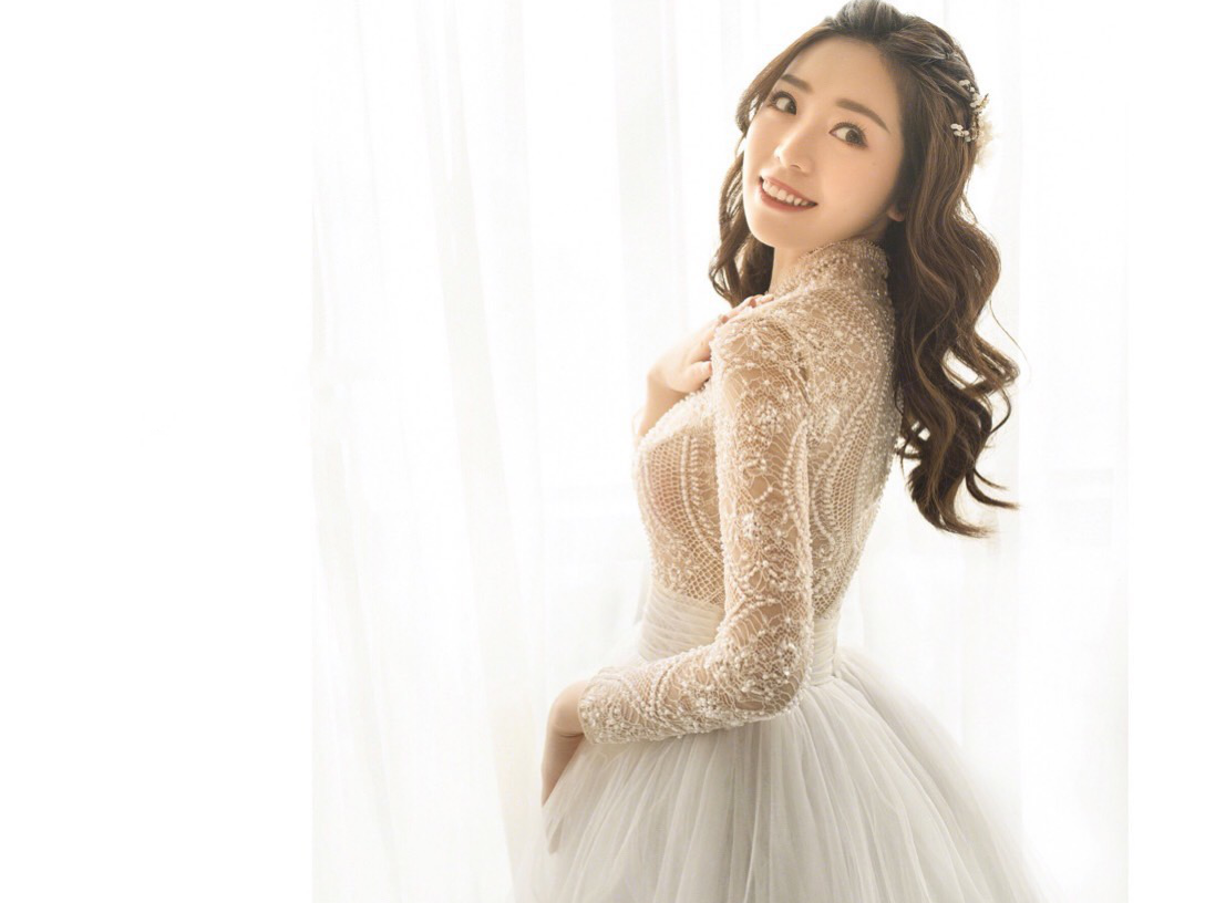 【限时抢】新娘当天全部嫁衣+新郎高定西装3件套