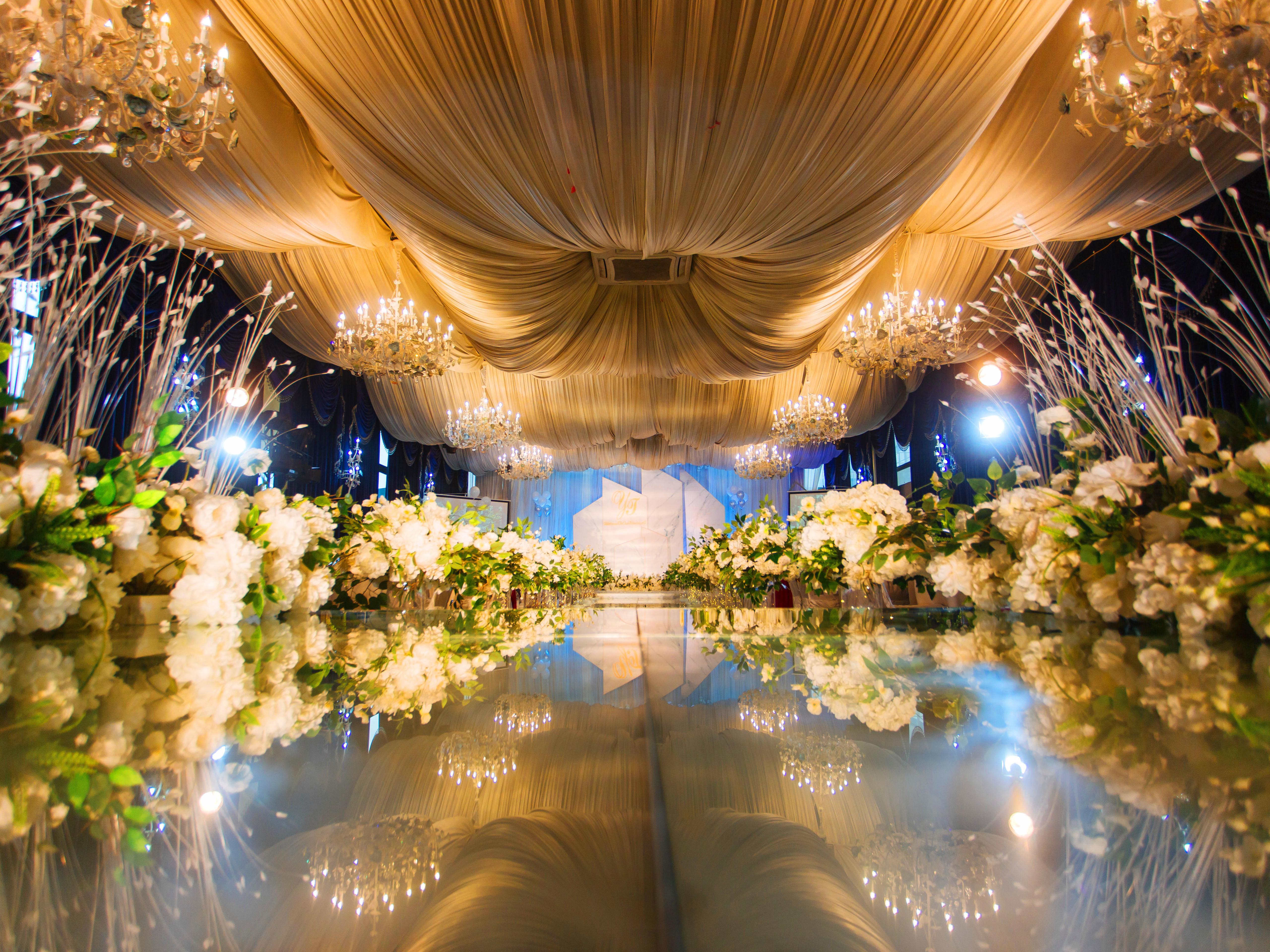 盛世婚典-2019年受90后新人追捧的主题婚礼