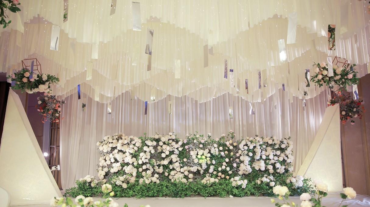 9999好运99一条龙服务，适合大中型婚礼