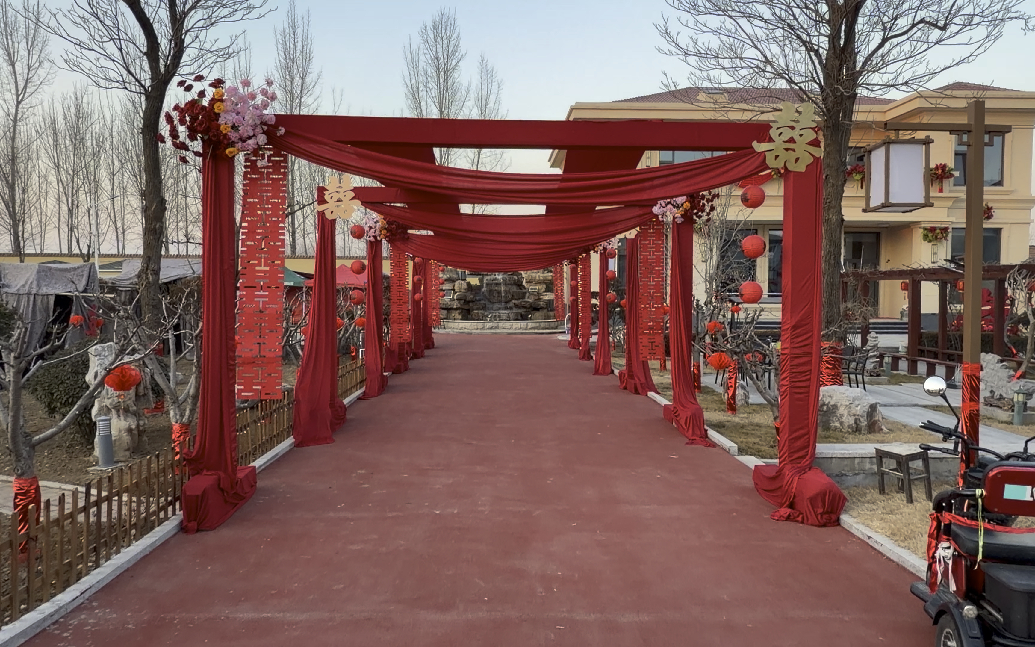 紅色系婚房農(nóng)村庭院小院布置