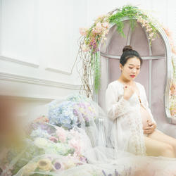 肖杜杜小姐姐拍摄婚纱照时赠送的孕照