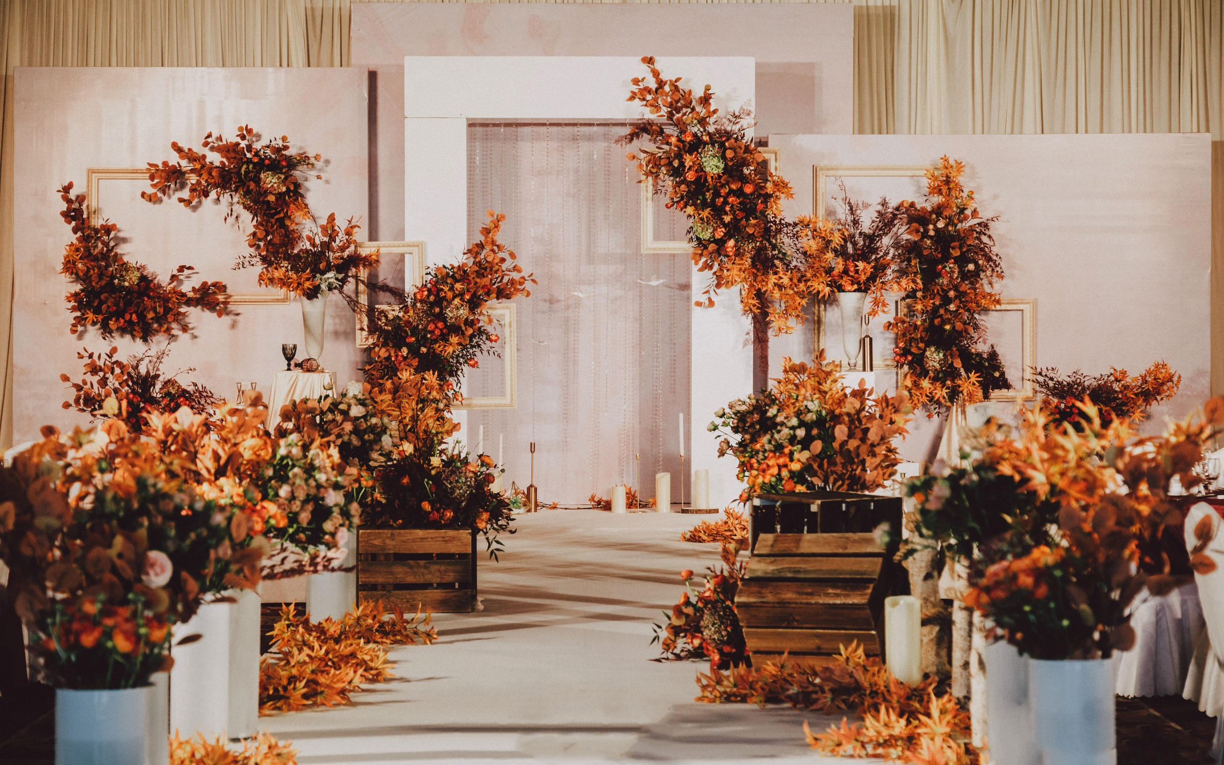 仅售12999元，主题布置+四大金刚=给爱一个家