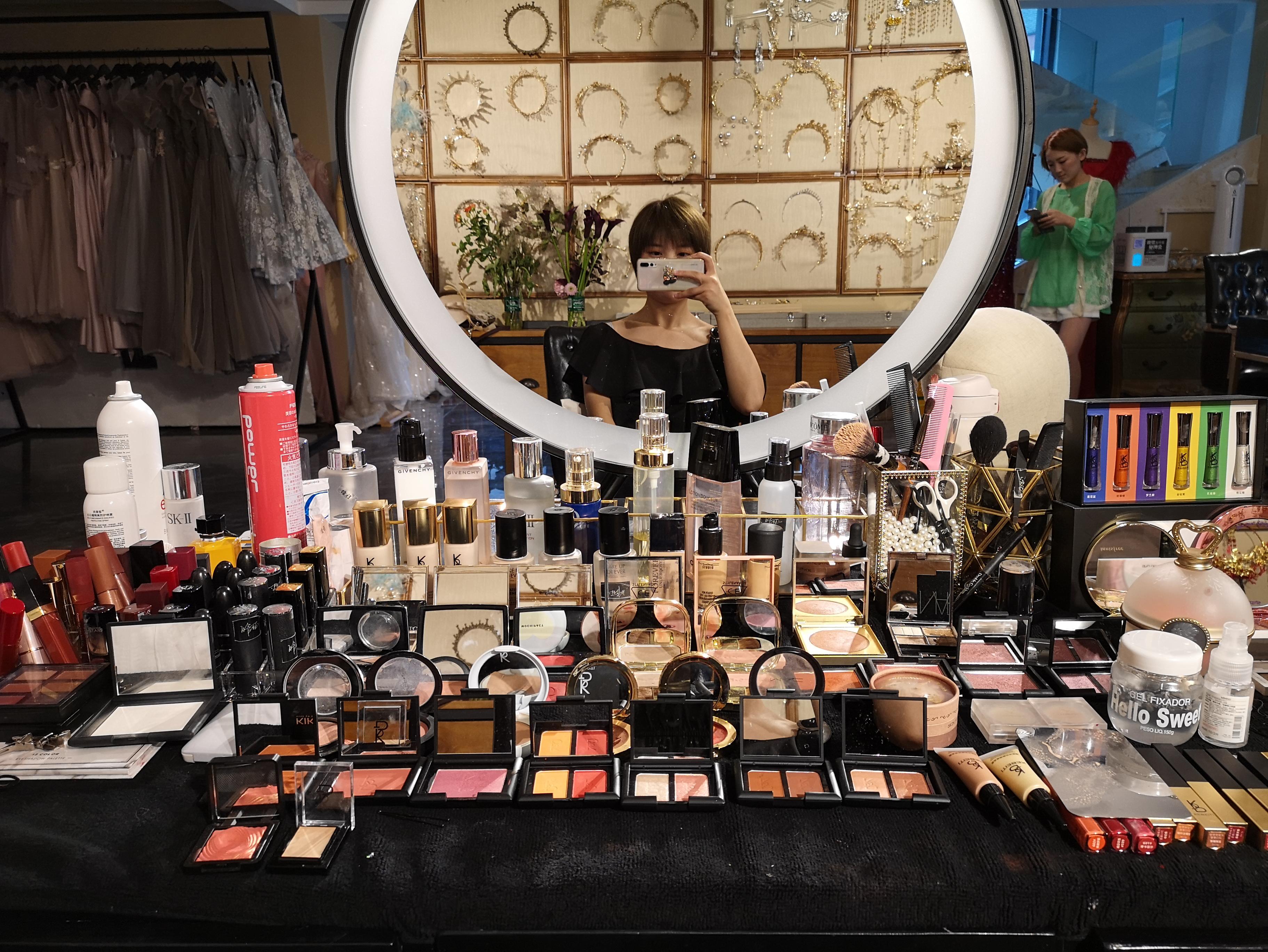 【金牌推荐】首席资深造型师+助理，送婆婆妆妈妈妆