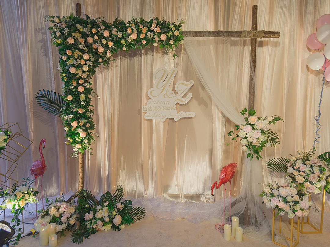 一价全包：场地布置+四大金刚+即影即有