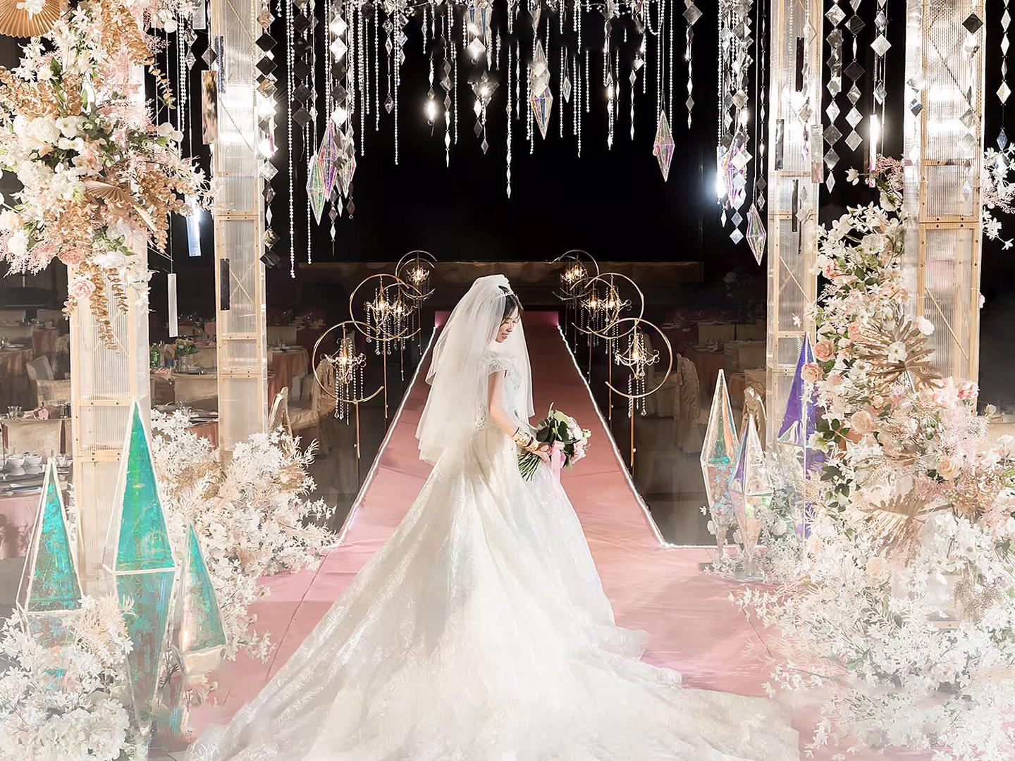 高雅、大气的香槟裸色婚礼，来一场“裸色公主风”