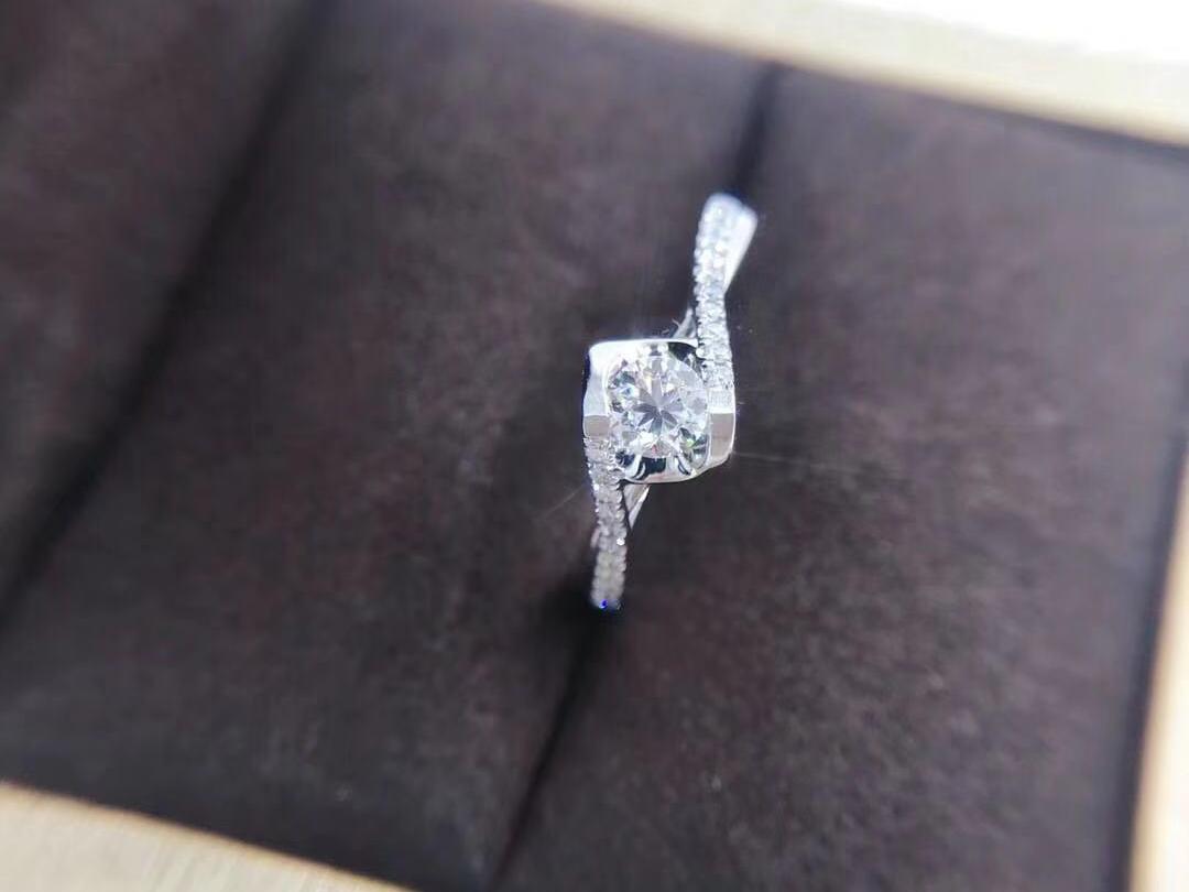 QC婚戒 18k金钻戒 浪漫款天使之吻 求婚钻戒
