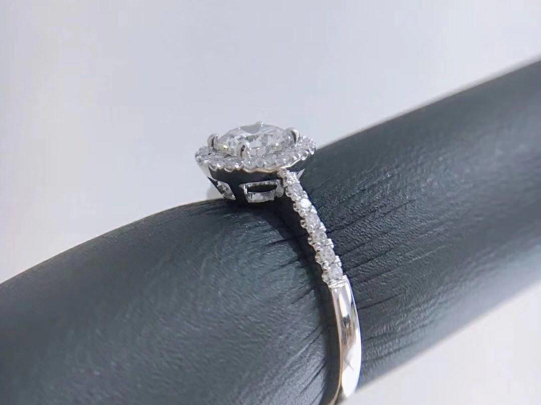 QC  求婚钻戒   50分 白18k金轻奢钻戒