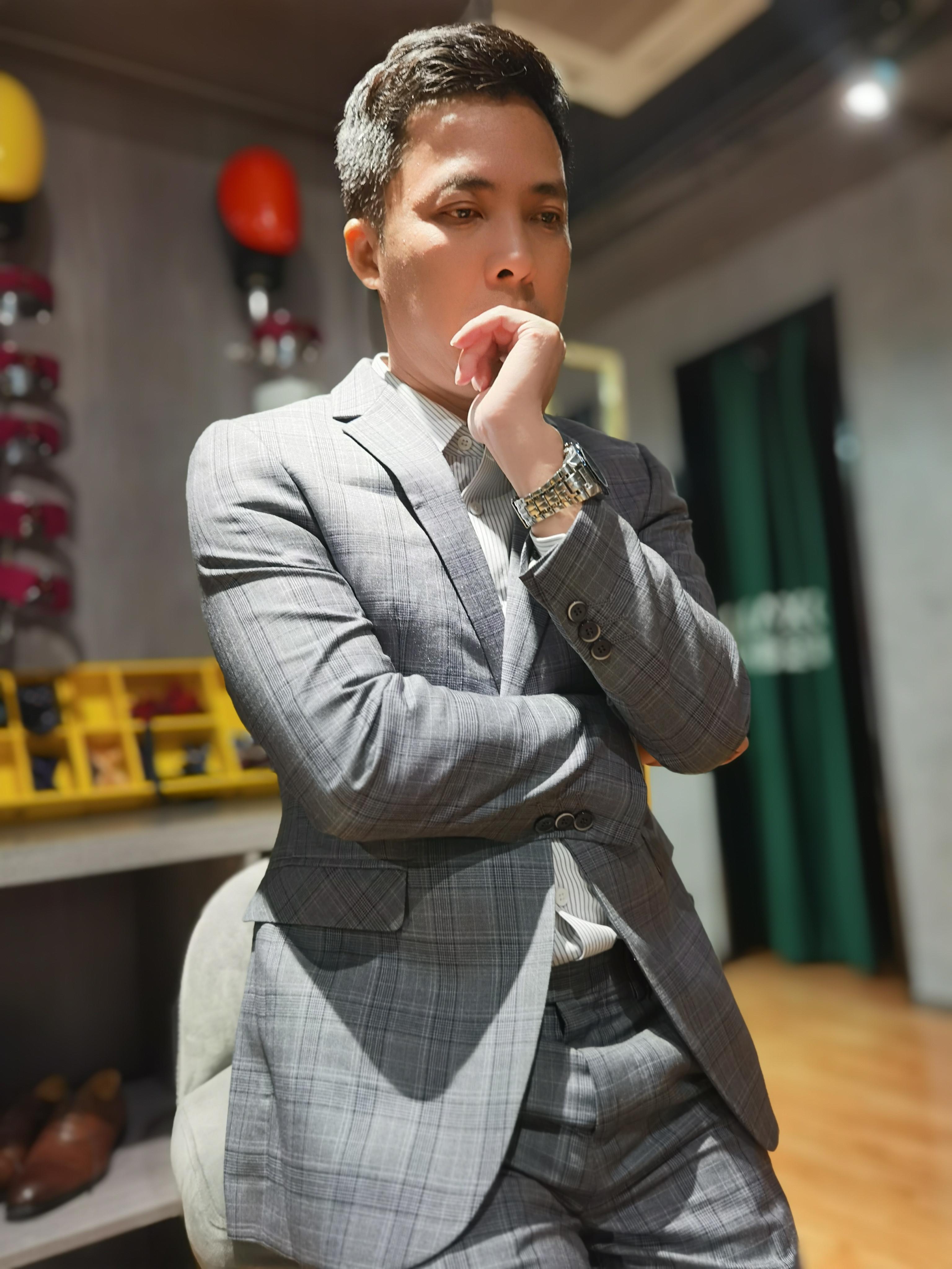 量E码数定制-时尚修身格子套西