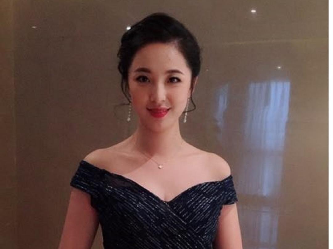 专业彩妆造型师全程新娘跟妆
