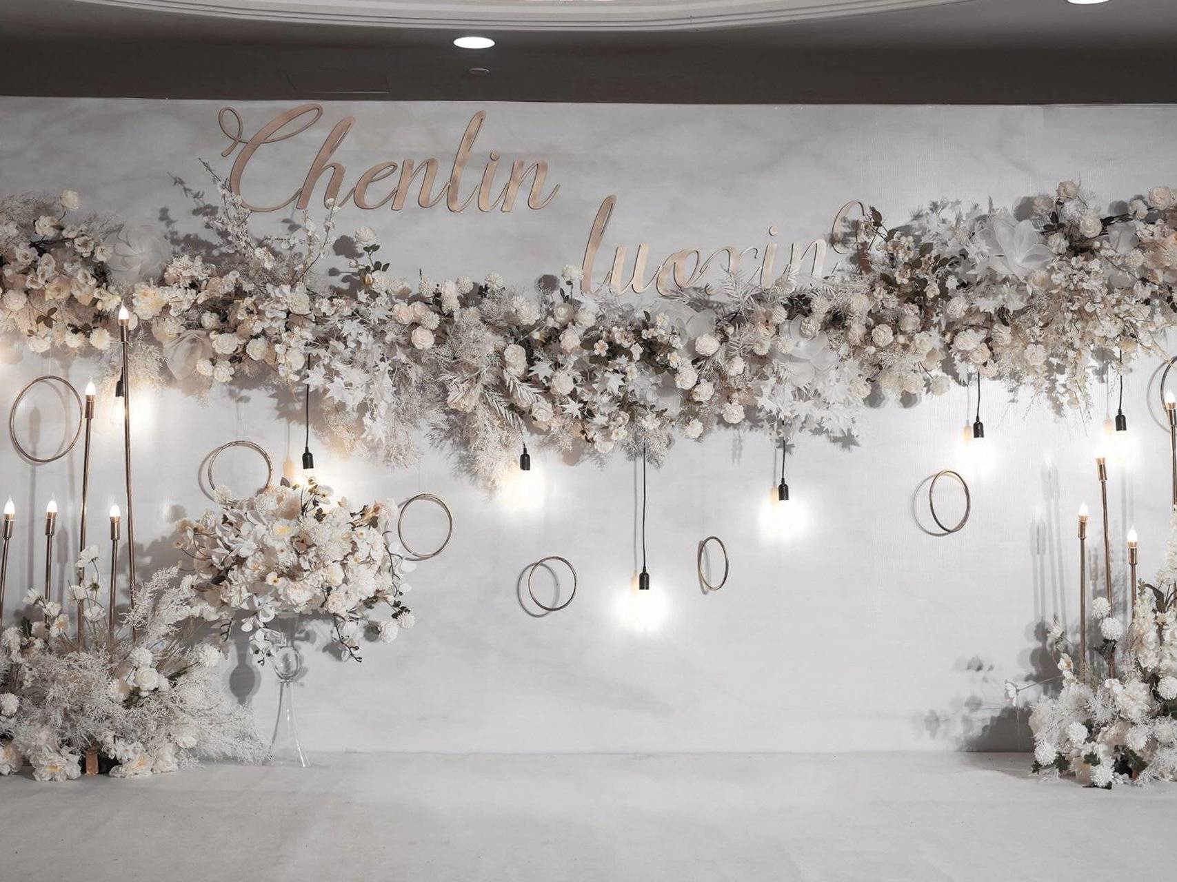   灰白色梦幻大气婚礼  