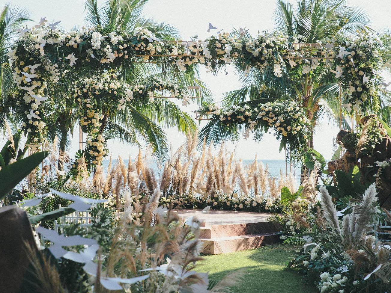 【美若丹尔| 绿色浪漫草坪婚礼】