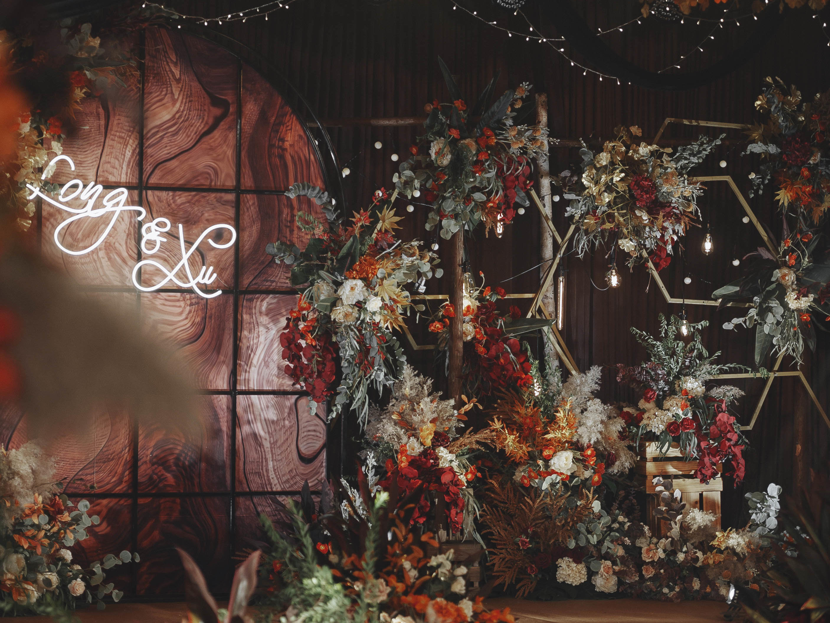 Enjoy-含主持人+化妆师+超高性价比精致婚礼