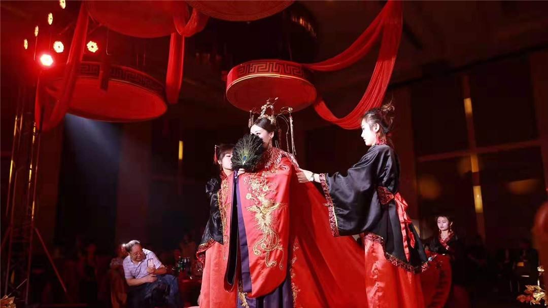 中式汉服古代婚服中国风+14件套总监跟妆