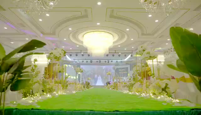 「巴黎春天」：唯美、主题婚礼、超值特惠送四大金刚