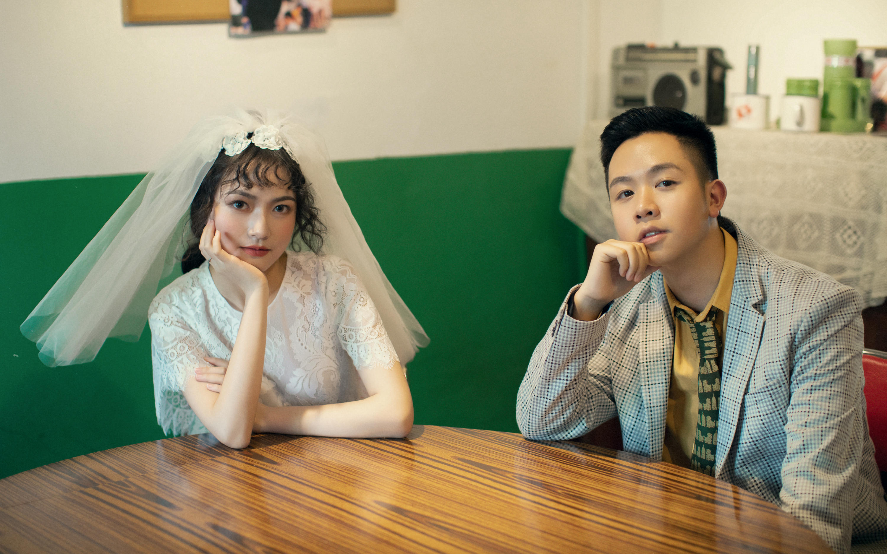 白驹与隙·文艺港风复古婚纱／2服2造