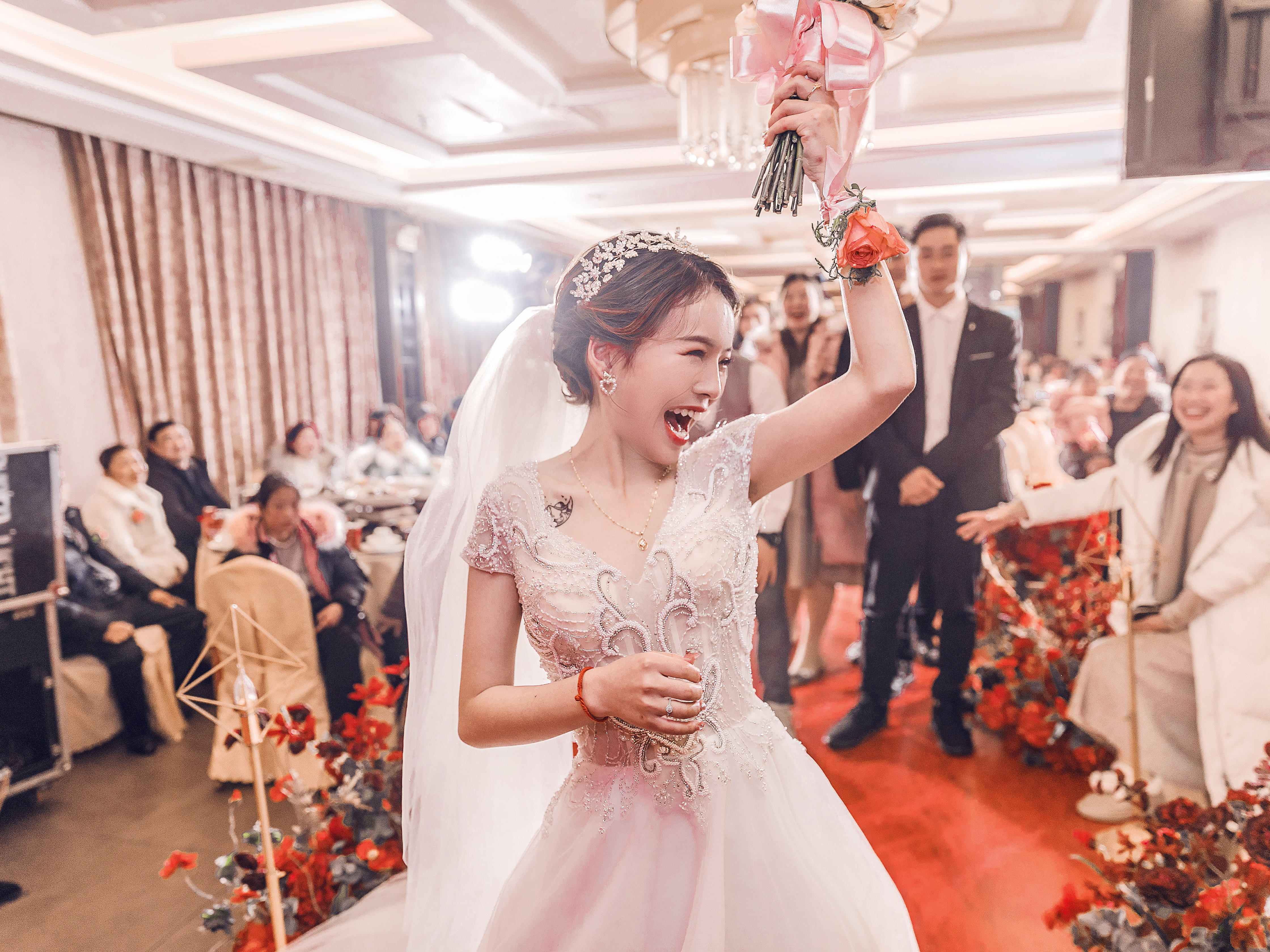 酒店  特价套餐（包三大）系列一节假日不参与活动