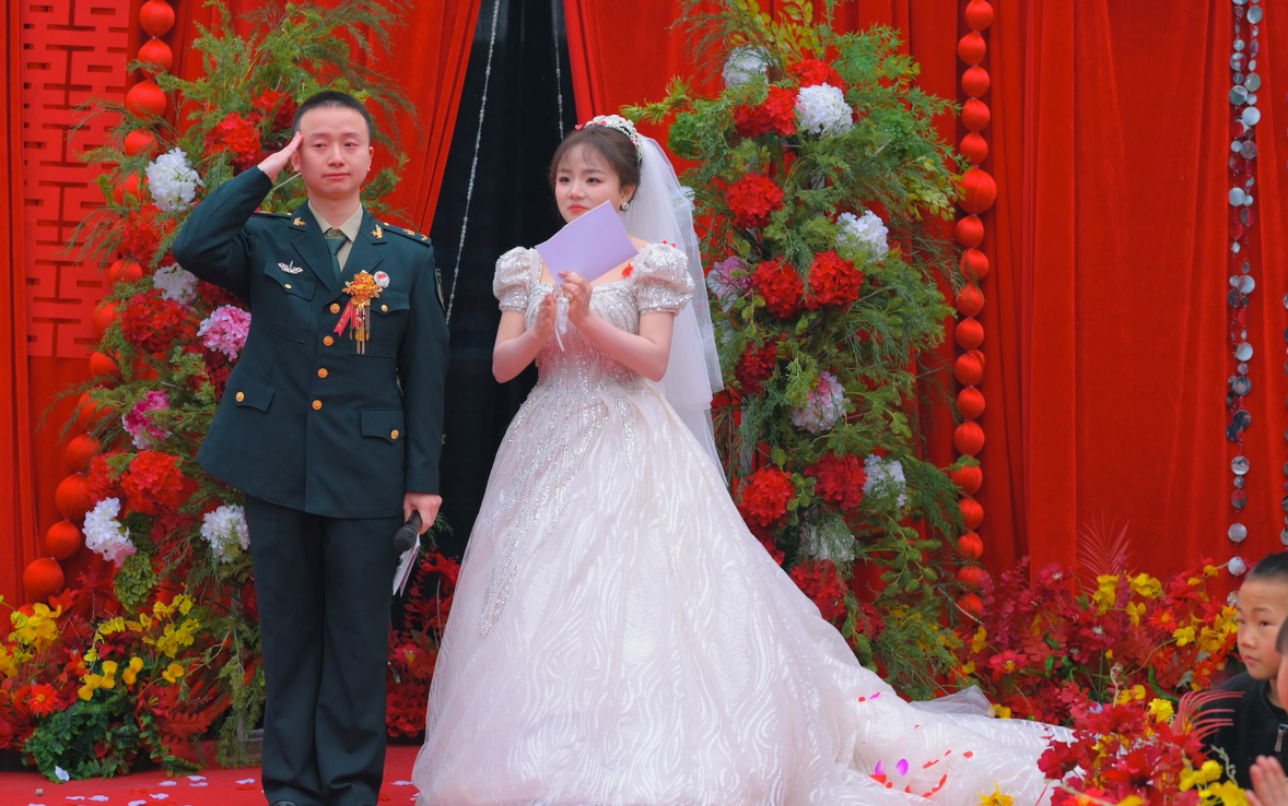 户外红色西式婚礼