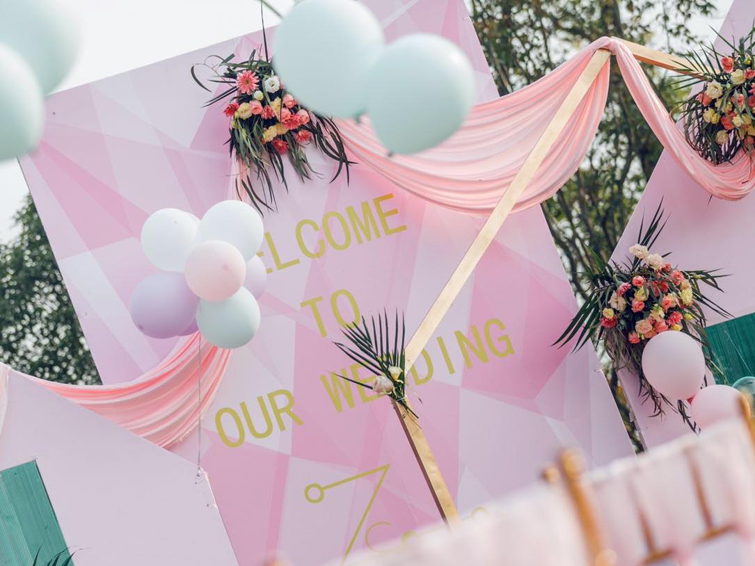 【暖春】草坪 鲜花 气球 阳光 趁春光明媚