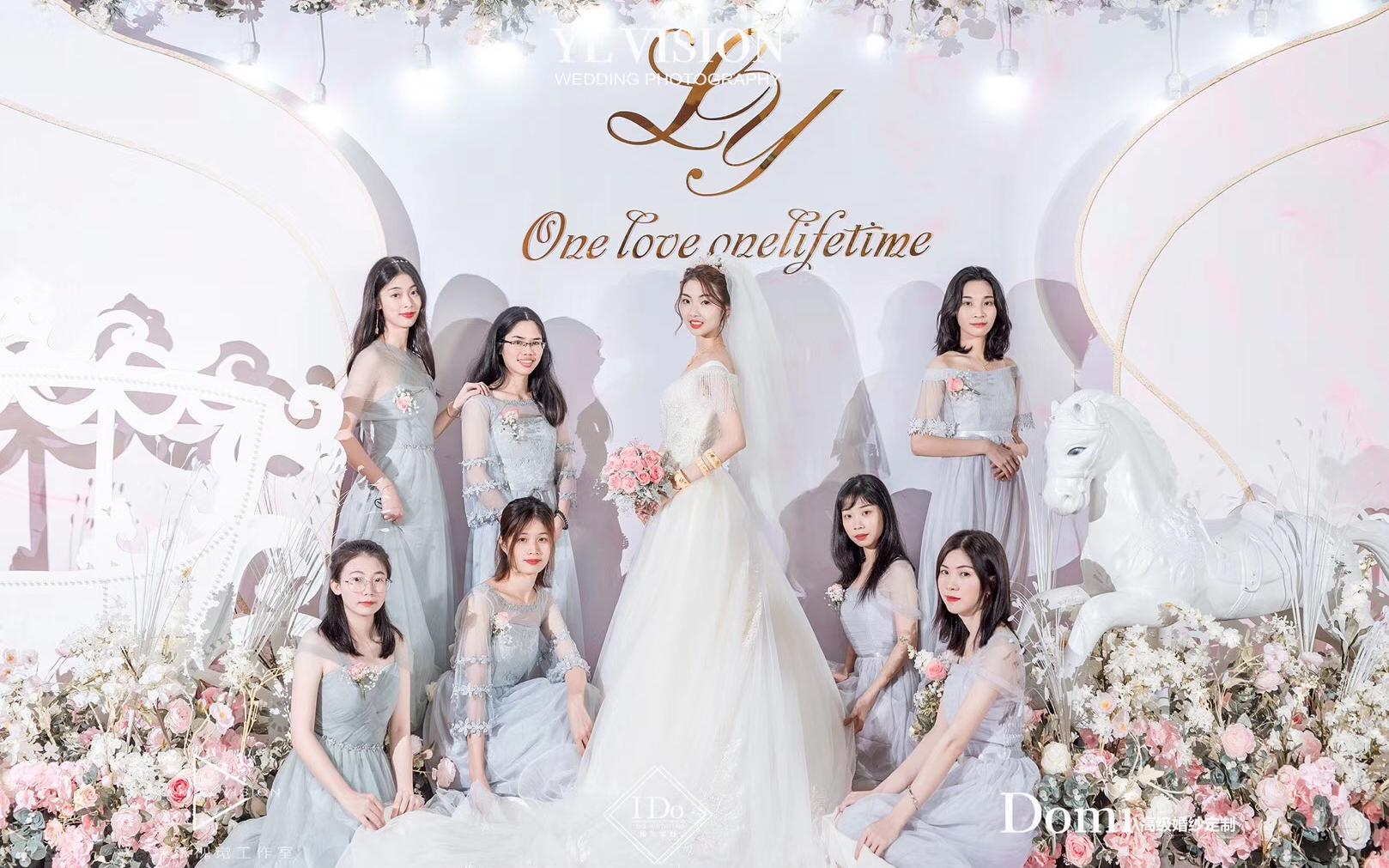 DOMI婚纱定制新娘跟妆