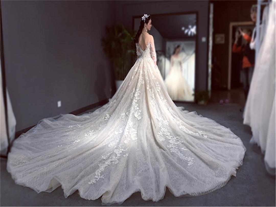 瑞珰葩斯婚纱礼服私享馆高端奢华大拖尾