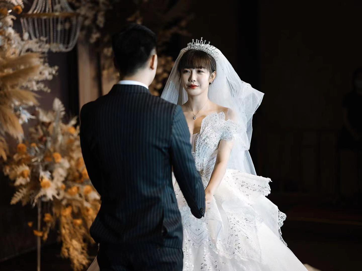 定制新娘造型总监化妆师全程跟妆3造型 送妈妈妆