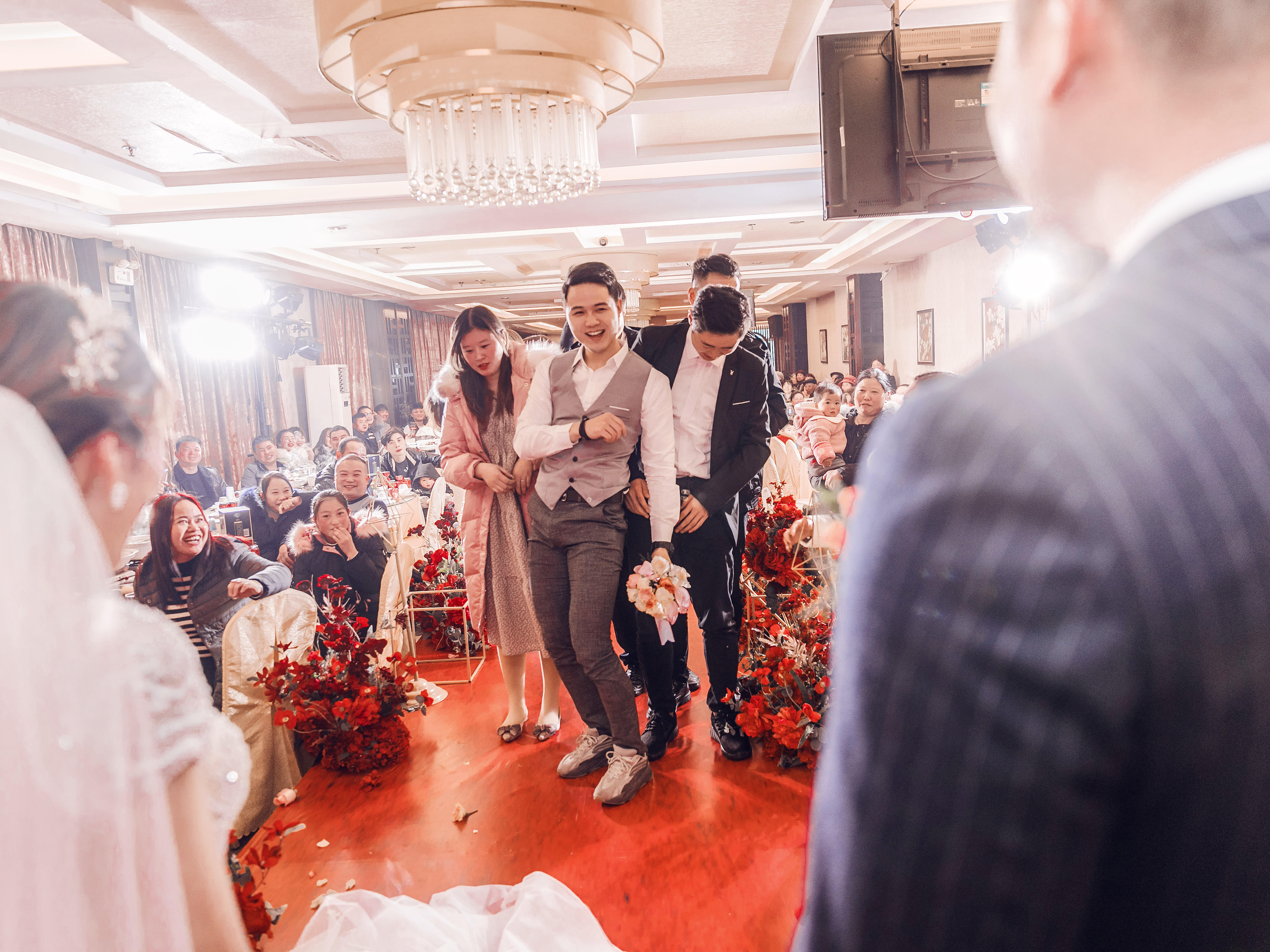 酒店  特价套餐（包三大）系列一节假日不参与活动