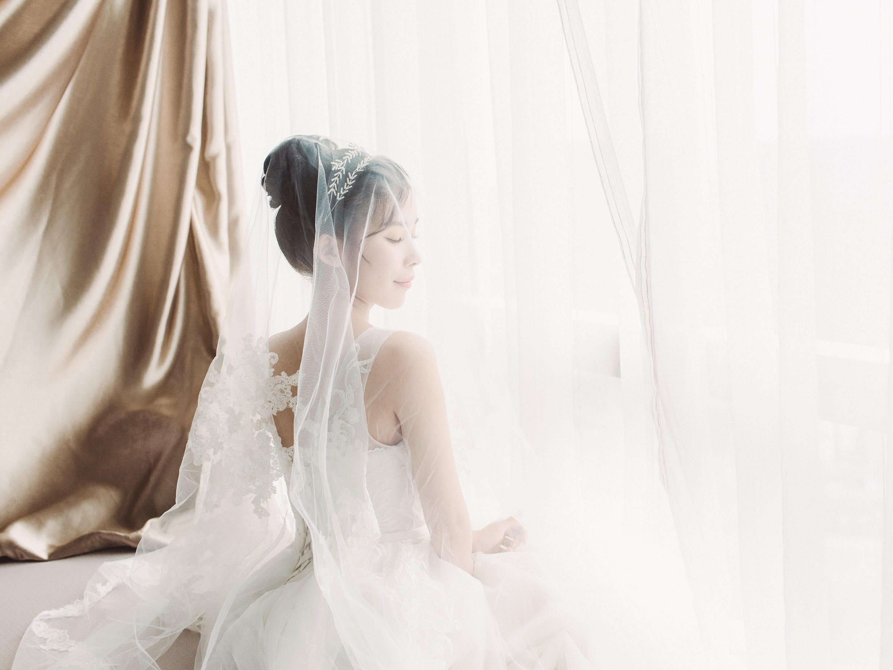 【Ever性价比】礼服三件套+资深化妆师全天跟妆