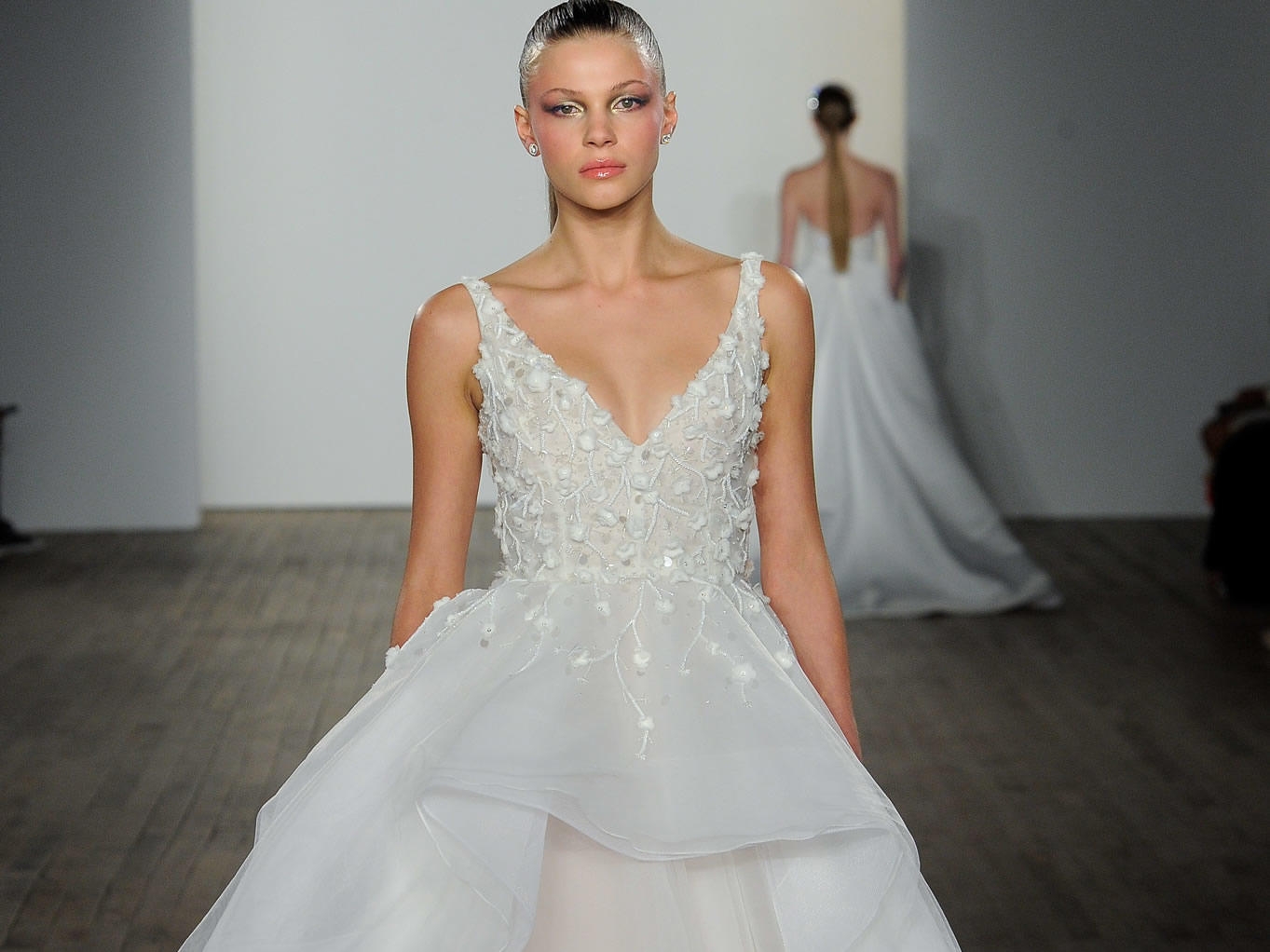 森系婚纱 实现你的公主梦